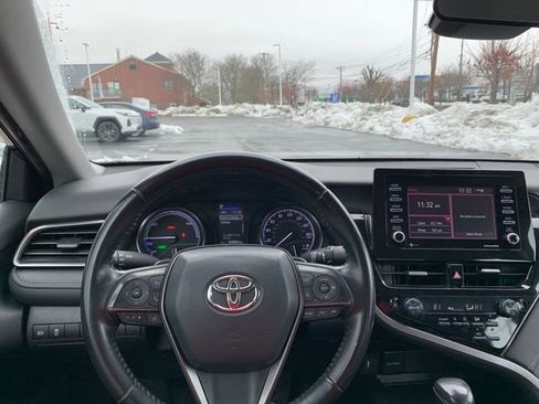 Used 2021 Toyota Camry SE image 16