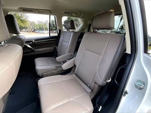 Used 2022 Lexus GX 460 Premium image 19