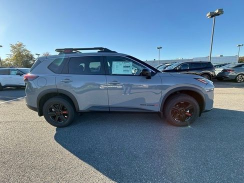 New 2026 Nissan Rogue SV image 4