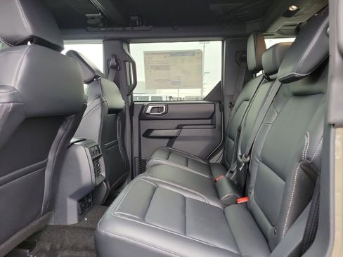 New 2025 Ford Bronco Outer Banks w/ Sasquatch Package image 13