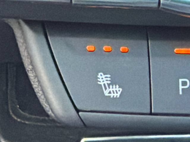 Used 2023 Cadillac XT4 Luxury w/ LPO, Onyx Lite Package FWD image 31