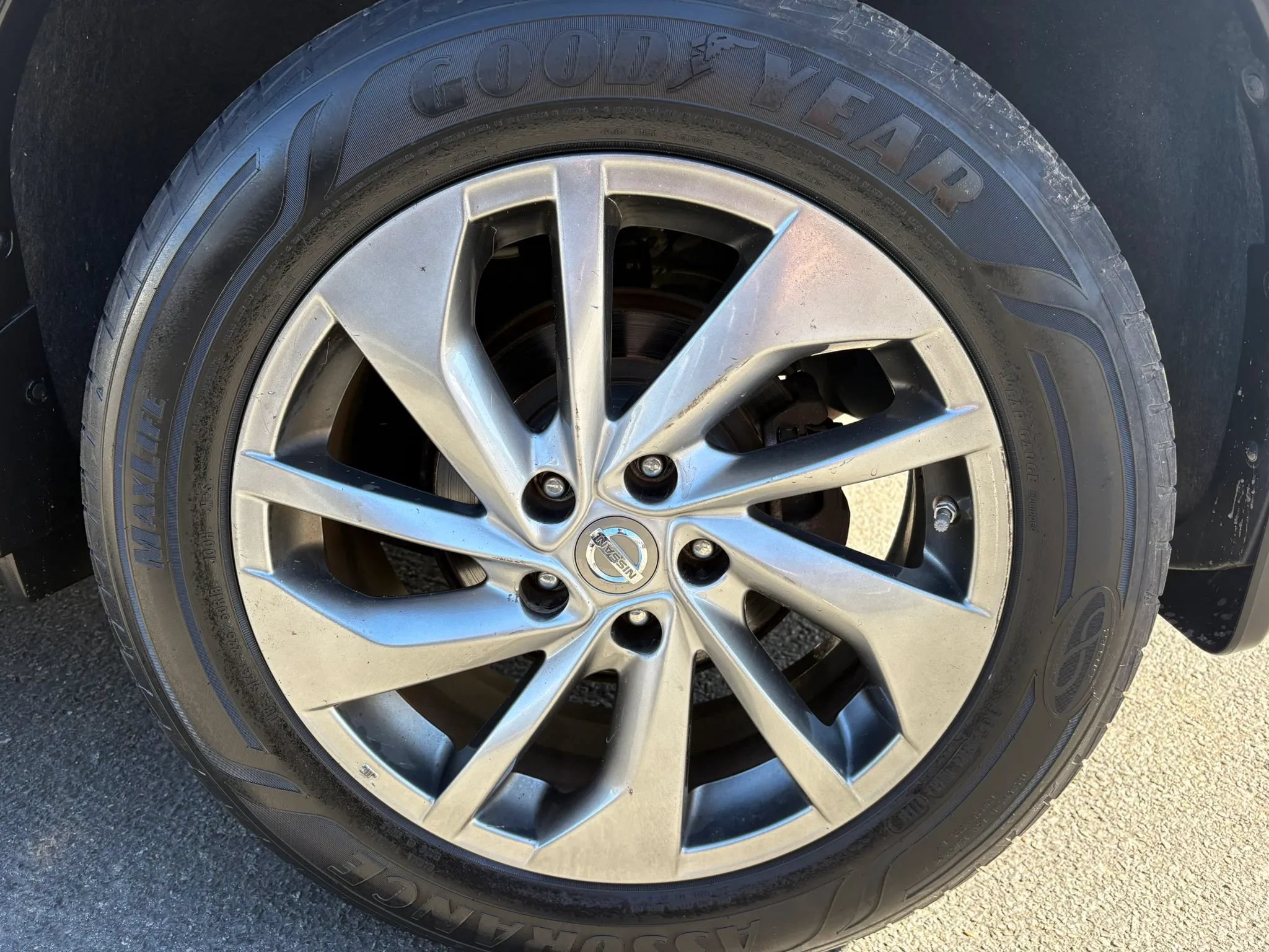 Used 2015 Nissan Rogue SL AWD/4WD image 30
