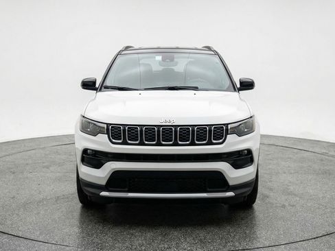 Used 2025 Jeep Compass Limited image 2