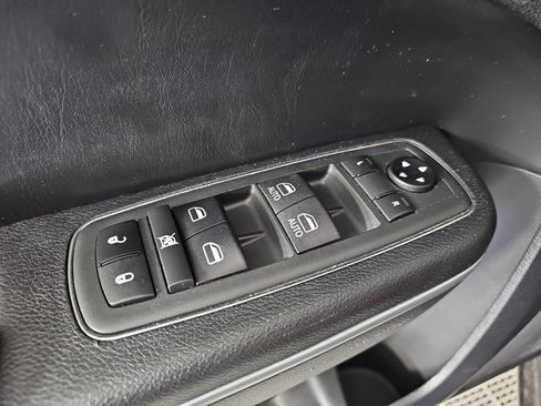 Used 2021 Chrysler 300 Touring w/ Sport Appearance Package RWD image 25