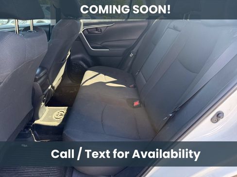 Used 2021 Toyota RAV4 LE w/ Carpet Mat Package (TMS) AWD/4WD image 10