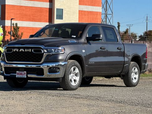 New 2026 RAM 1500 4x4 Crew Cab image 7