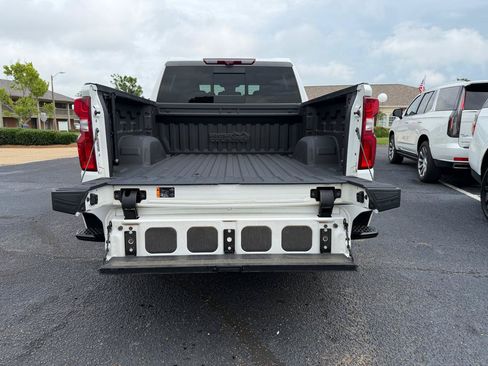 Used 2024 Chevrolet Silverado 1500 High Country AWD/4WD image 8