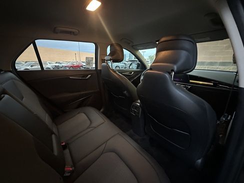 Used 2024 Kia Niro EX image 38