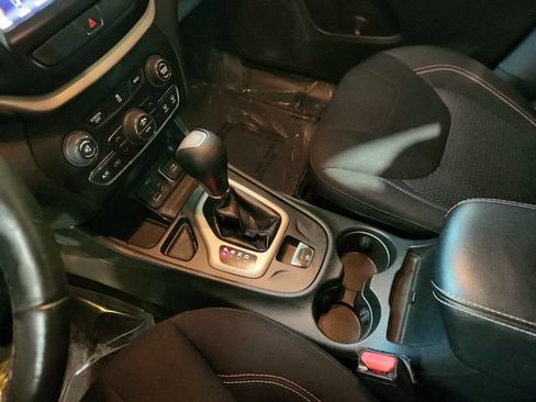 Used 2016 Jeep Cherokee 75th Anniversary image 13