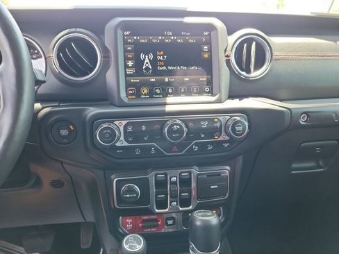 Used 2020 Jeep Wrangler Unlimited Rubicon w/ Quick Order Package 28Y Recon AWD/4WD image 14