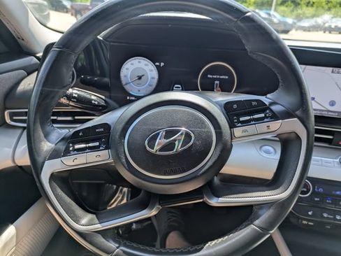 Used 2023 Hyundai Elantra Limited FWD image 19