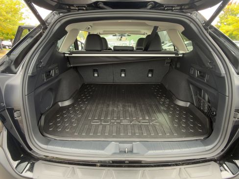 Used 2025 Subaru Outback Onyx Edition image 12