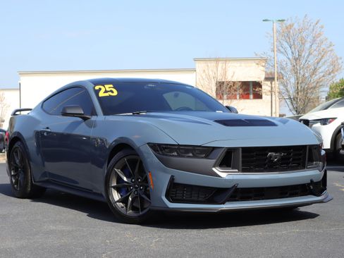 Used 2025 Ford Mustang Dark Horse image 2