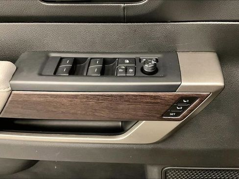 Used 2025 Toyota Tundra Limited image 39