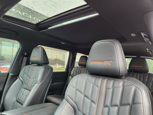 Used 2025 Nissan Armada PRO-4X w/ Pro-4X Premium Package AWD/4WD image 12