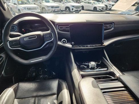 Used 2024 Jeep Wagoneer L 4WD image 12