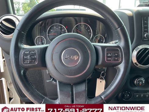 Used 2017 Jeep Wrangler Unlimited Rubicon w/ Connectivity Group AWD/4WD image 22