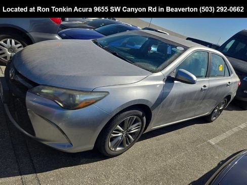 Used 2016 Toyota Camry SE FWD image 3