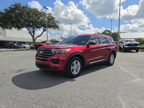 Used 2024 Ford Explorer XLT RWD image 11