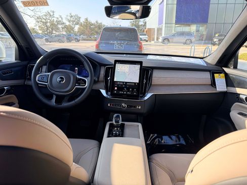 New 2026 Volvo XC90 B6 Plus w/ Protection Package Premier image 16