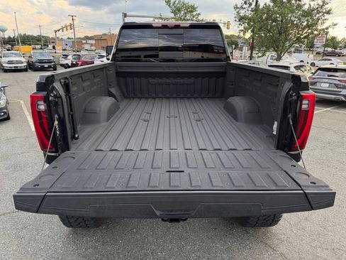 Used 2024 GMC Sierra 2500 Denali Ultimate AWD/4WD image 10