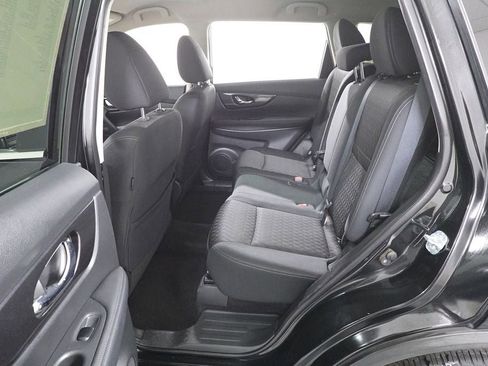 Used 2017 Nissan Rogue SV image 23