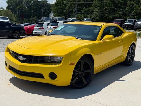 Used 2013 Chevrolet Camaro LS RWD image 3