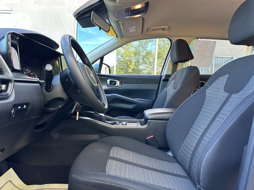 Used 2022 Kia Sorento LX FWD image 36