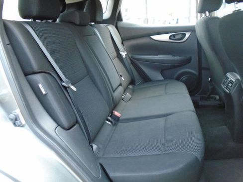 Used 2021 Nissan Rogue Sport S image 13