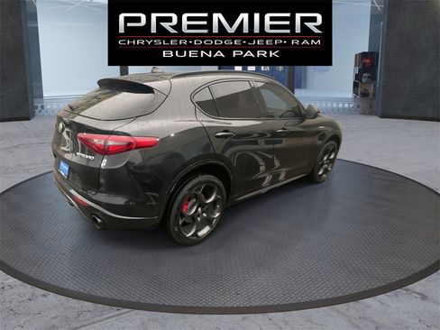 Used 2023 Alfa Romeo Stelvio Veloce image 8