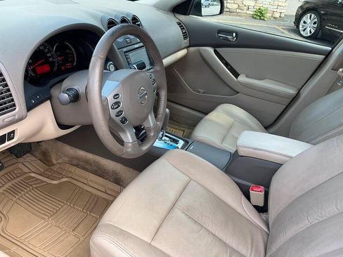 Used 2011 Nissan Altima 2.5 SL w/ Technology Pkg FWD image 13