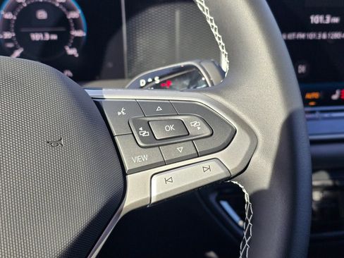 New 2026 Volkswagen Tiguan SE image 33