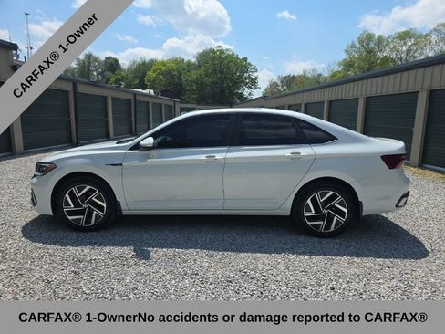 Used 2023 Volkswagen Jetta SEL FWD image 2