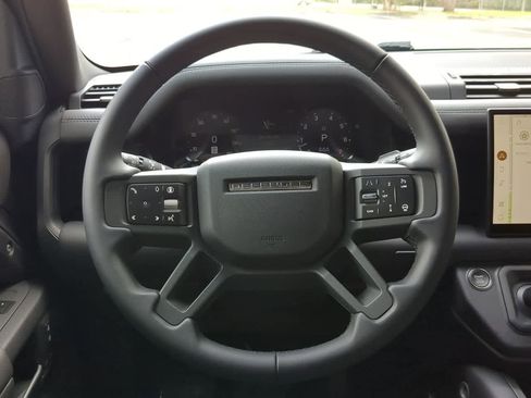 Used 2025 Land Rover Defender 110 S image 24