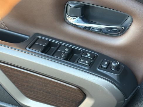 Used 2023 Nissan Titan Platinum Reserve w/ Moonroof Package image 22