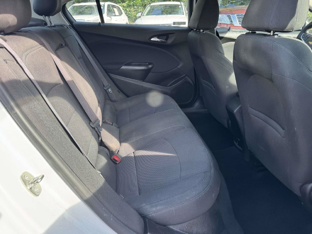 Used 2017 Chevrolet Cruze LT FWD image 15