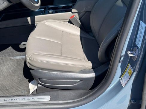 Used 2025 Lincoln Corsair AWD w/ Equipment Group 101A image 23