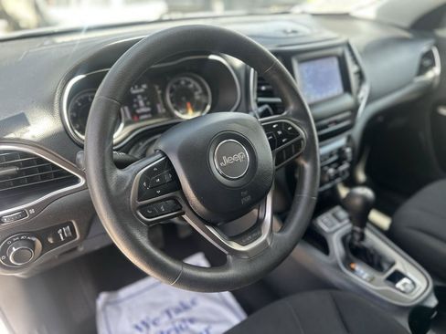Used 2020 Jeep Cherokee Latitude FWD image 13
