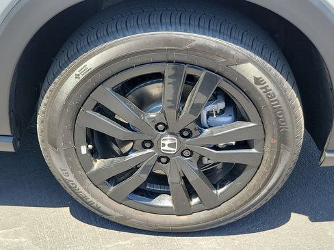 Certified 2027 Honda HR-V Sport image 6