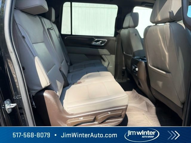 Used 2023 GMC Yukon XL SLT w/ SLT Premium Package AWD/4WD image 16