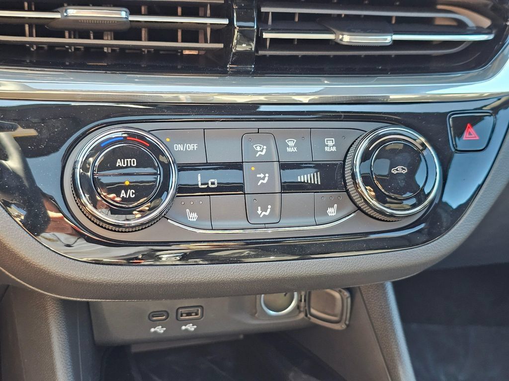New 2026 Buick Envista Sport Touring w/ Convenience I Package FWD image 31