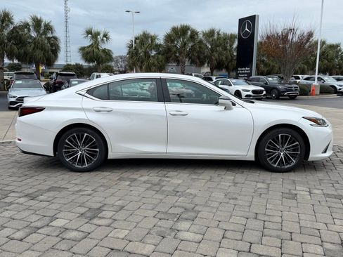 Used 2023 Lexus ES 350 w/ Premium Package image 7
