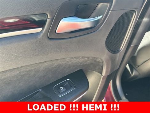 Used 2023 Chrysler 300 C image 28