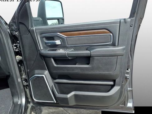 Used 2024 RAM 2500 Laramie AWD/4WD image 15
