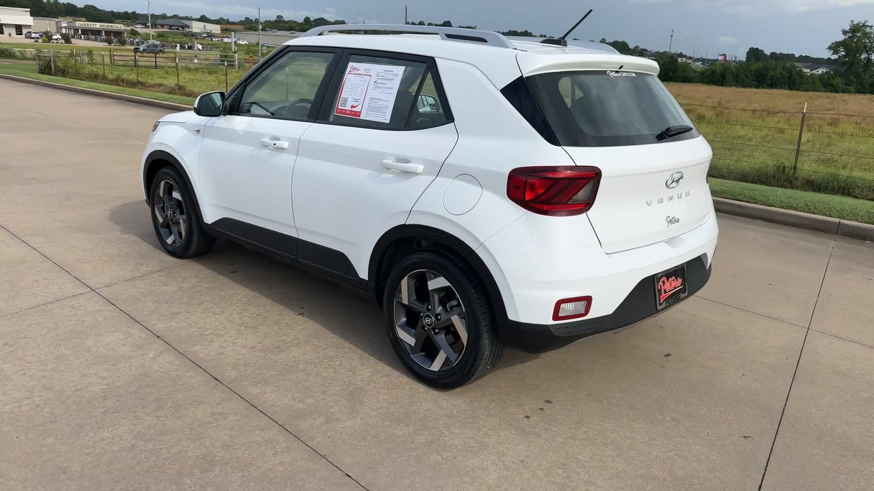 Used 2025 Hyundai Venue SEL FWD image 6