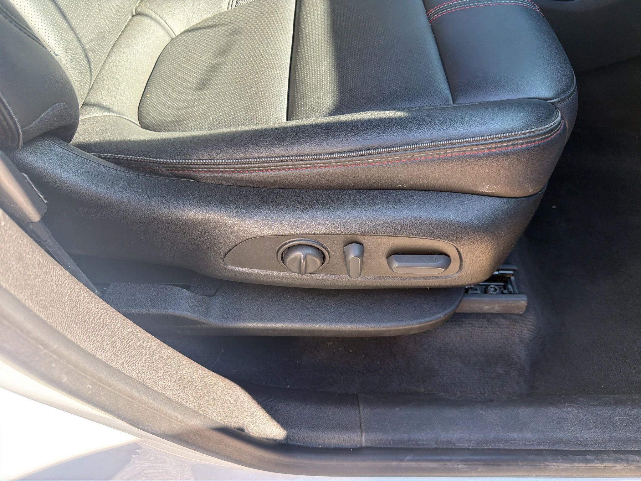 Used 2023 Chevrolet Traverse RS FWD image 12