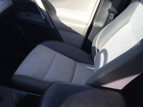 Used 2013 Toyota RAV4 LE image 16