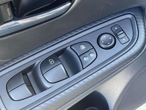 New 2025 Nissan Versa SV w/ Trunk Package image 16