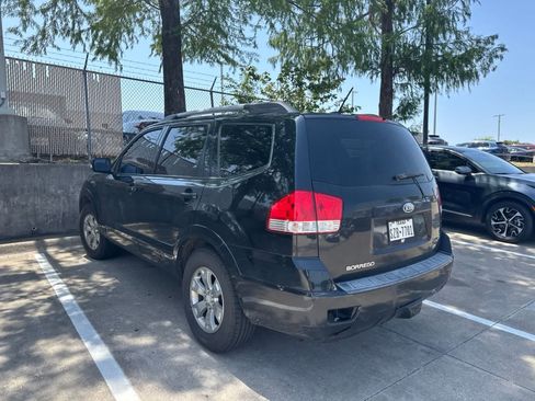 Used 2009 Kia Borrego EX w/ Luxury Pkg RWD image 4