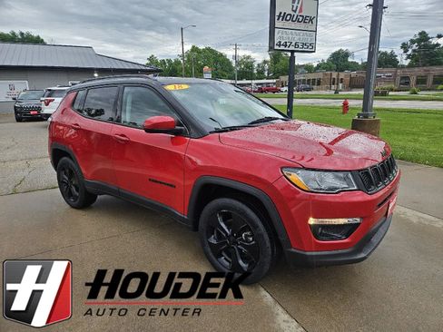 Used 2018 Jeep Compass Latitude AWD/4WD image 1